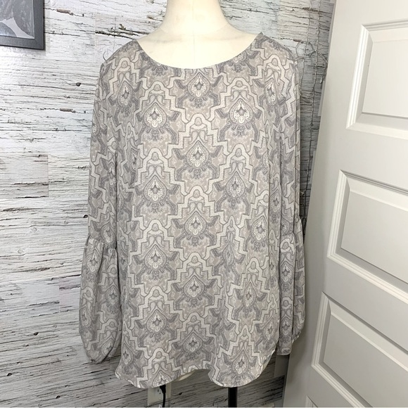 Violet + Claire Tan Crepe Blouse Paisley Print Long Sleeves Key Hole Top Sz L - Picture 10 of 12